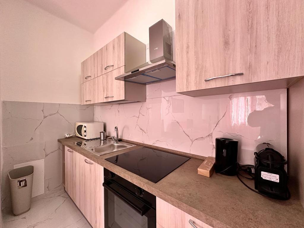 Wh - Dolce Vita - Bilocale - 5 Minuti Dal Centro - Parcheggio Gratuito - Wifi ซานเรโม ภายนอก รูปภาพ