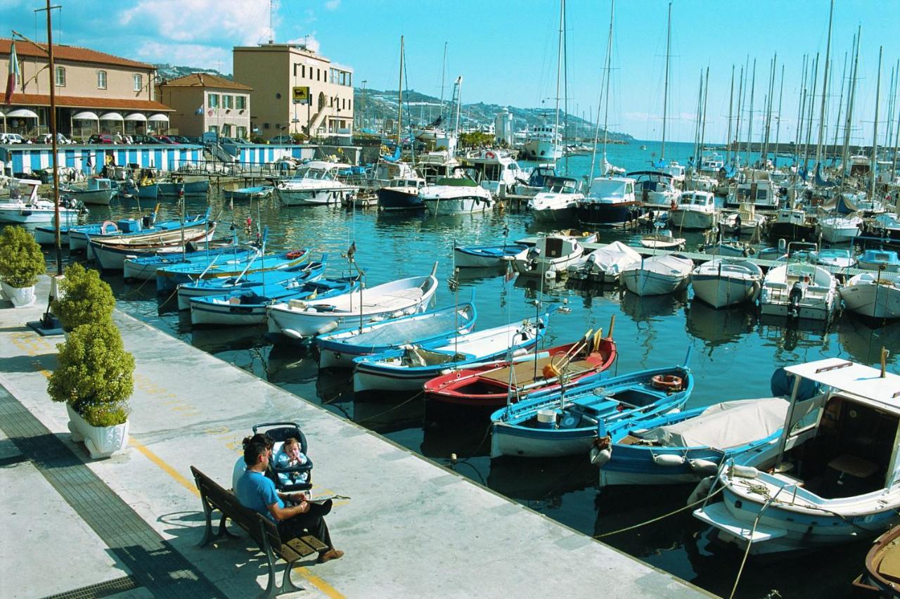 Wh - Dolce Vita - Bilocale - 5 Minuti Dal Centro - Parcheggio Gratuito - Wifi ซานเรโม ภายนอก รูปภาพ